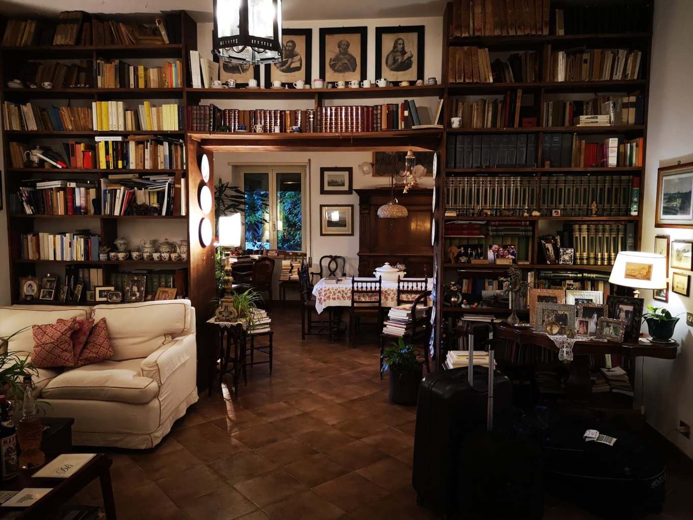 66963531_329385397947642_4706389832555823104_n